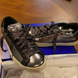 P448 women’s sneakers- new in box